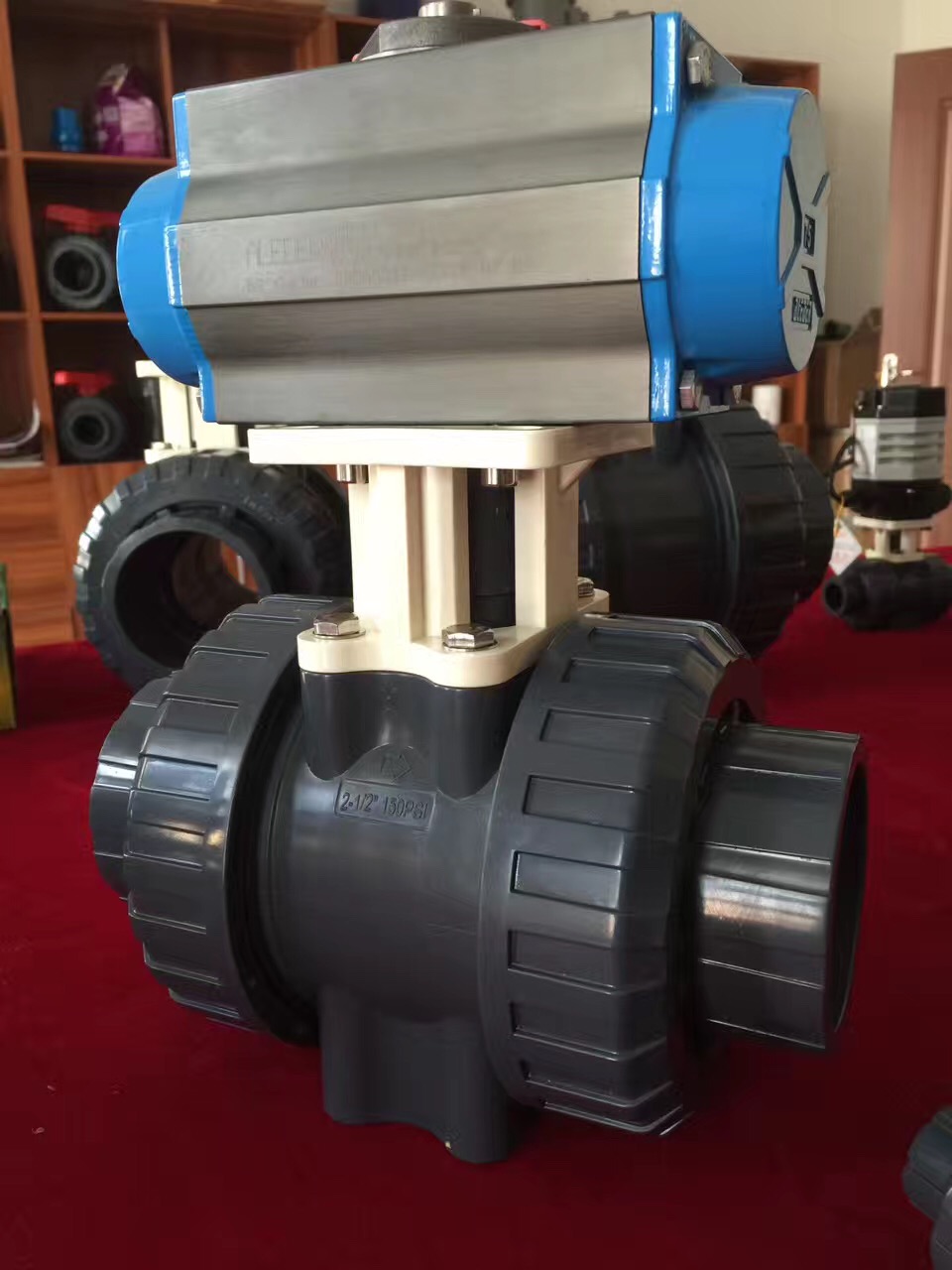 UPVC氣動雙由令球閥