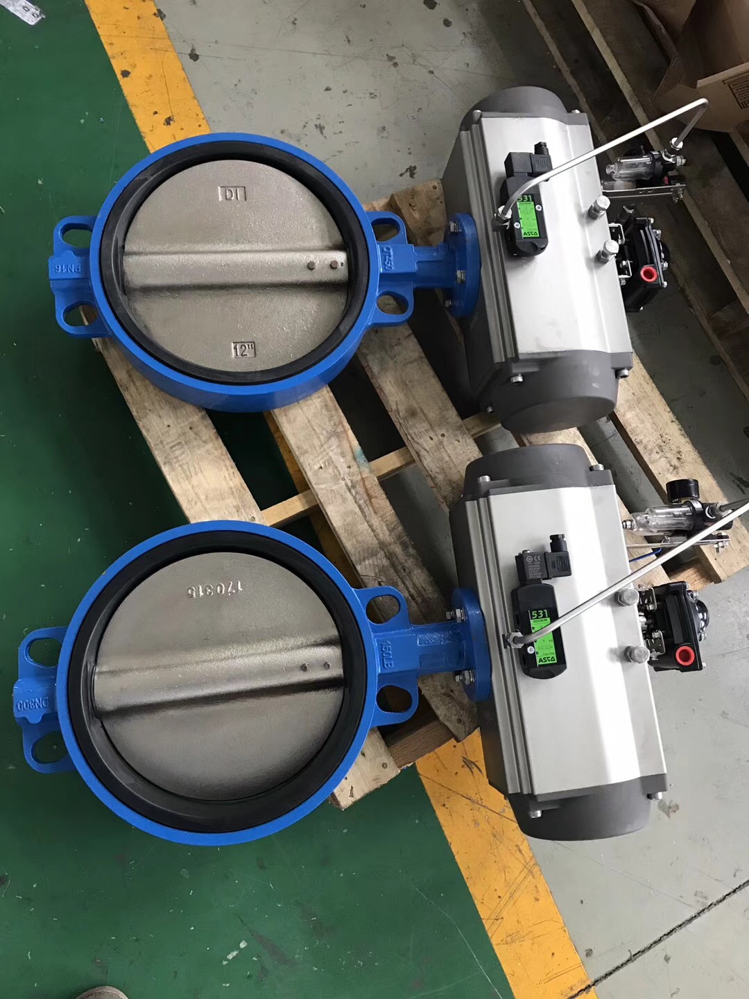 氣動對夾式蝶閥